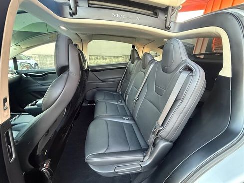 Used 2017 Tesla Model X 90D image 33