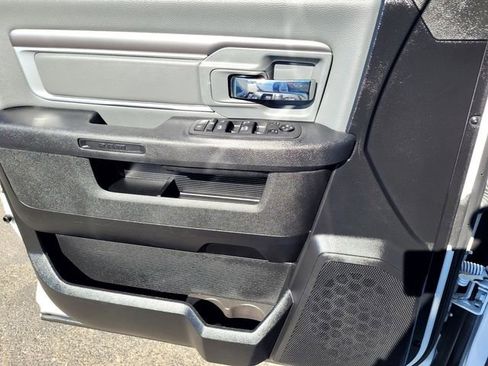 Used 2022 RAM 1500 Classic SLT RWD image 13