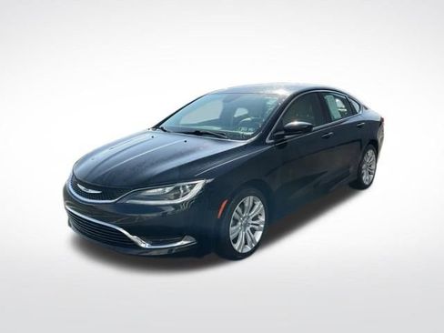 Used 2015 Chrysler 200 Limited w/ Convenience Group image 3
