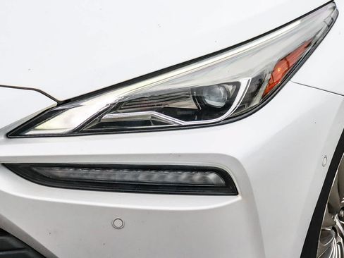 Used 2021 Toyota Mirai RWD image 2