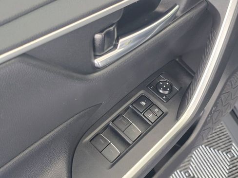Used 2022 Toyota RAV4 XLE image 21