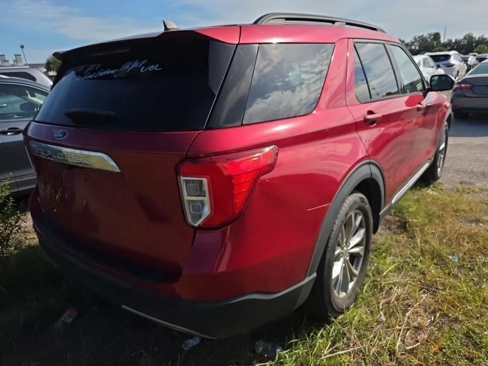 Used 2021 Ford Explorer XLT w/ Equipment Group 202A RWD image 3