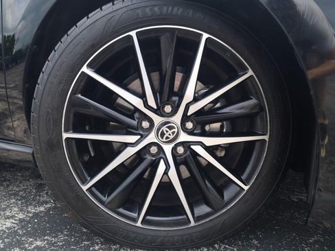 Used 2023 Toyota Camry SE FWD image 2