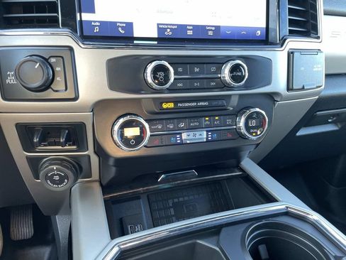 Used 2022 Ford F250 Lariat w/ Lariat Ultimate Package AWD/4WD image 49