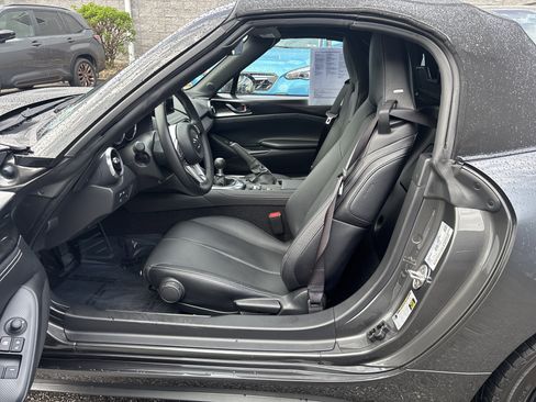 Used 2024 MAZDA MX-5 Miata Grand Touring RWD image 15