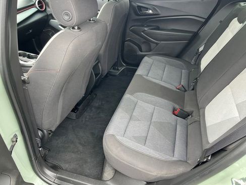 Used 2024 Chevrolet Trax RS w/ Sunroof Package FWD image 26