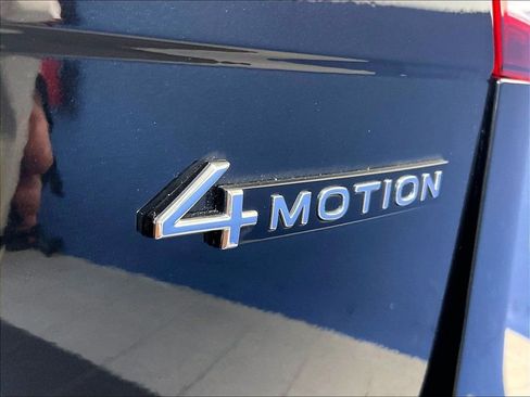 Used 2023 Volkswagen Tiguan SE R-Line AWD/4WD image 30
