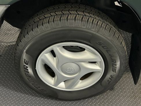 Used 2004 Toyota Tundra image 19