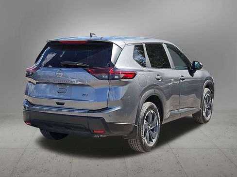 Used 2024 Nissan Rogue SV FWD image 6
