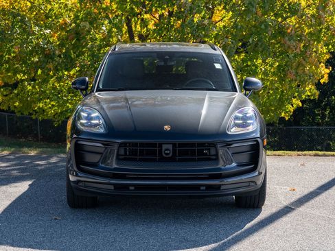 Certified 2025 Porsche Macan image 10