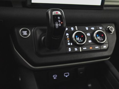 Used 2023 Land Rover Defender 90 S image 26