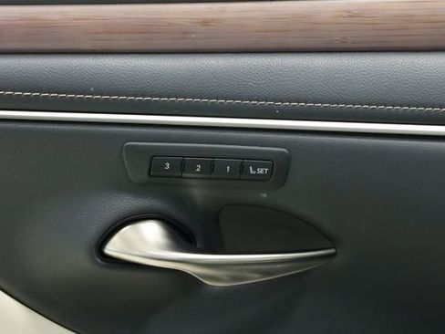 Used 2024 Lexus ES 350 350 image 32