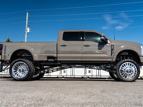 New 2026 Ford F450 Platinum w/ Platinum Plus Package image 2