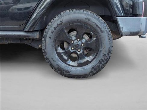 Used 2015 Jeep Wrangler Unlimited Sahara AWD/4WD image 7