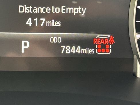 Used 2025 Toyota Highlander XLE image 28