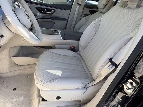 New 2026 Mercedes-Benz EQS 400 4MATIC SUV image 19