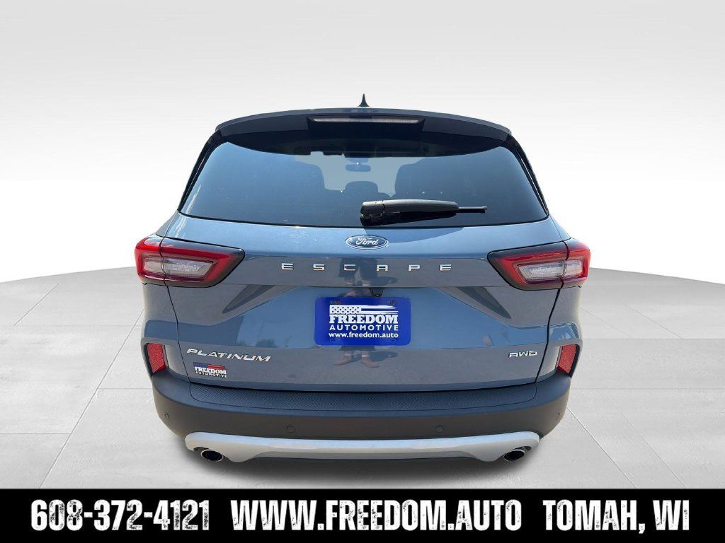 Used 2025 Ford Escape Platinum AWD/4WD image 4