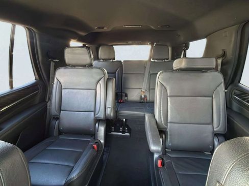 Used 2021 GMC Yukon Denali w/ Advanced Technology Package image 16