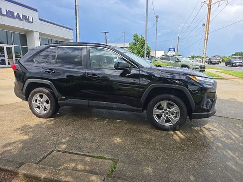Used 2024 Toyota RAV4 LE AWD/4WD image 18