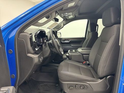Used 2025 Chevrolet Silverado 1500 LT AWD/4WD image 25