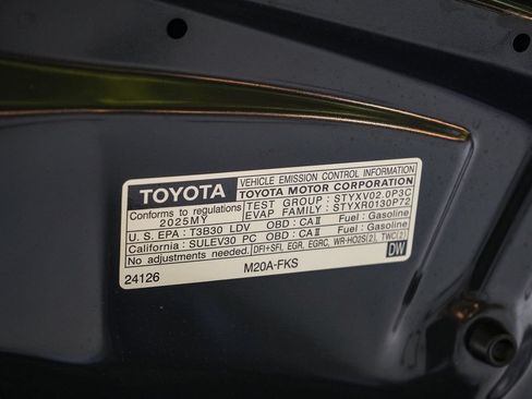 Used 2025 Toyota Corolla SE w/ SE Premium Package FWD image 27