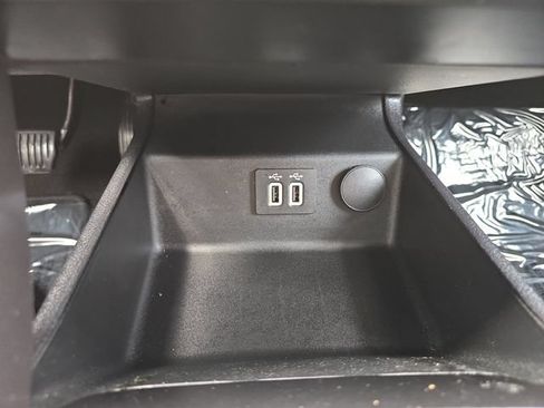 Used 2020 Ford Fusion SEL FWD image 6