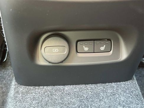 New 2026 Volvo XC40 B5 Plus w/ Protection Package Premier image 13