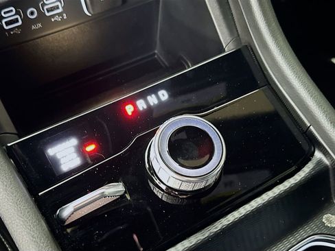 Used 2025 Jeep Grand Cherokee L Limited w/ Black Appearance Package image 35