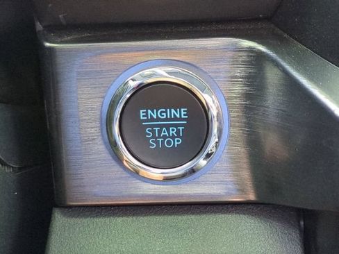 Certified 2025 Ford F250 Lariat w/ Lariat Ultimate Package AWD/4WD image 31