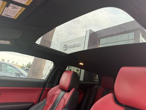 Used 2015 Land Rover Range Rover Evoque Dynamic image 23