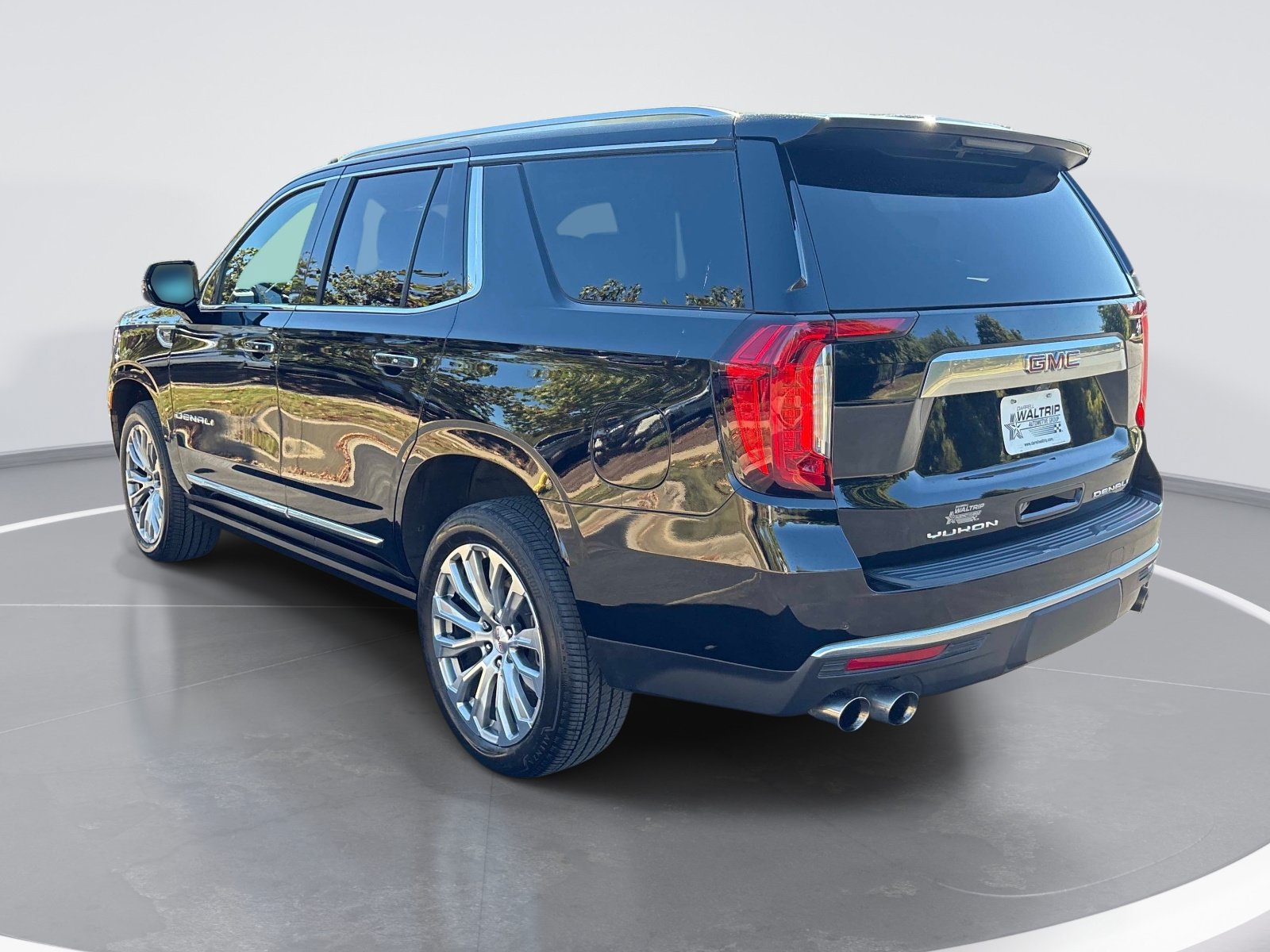 Used 2021 GMC Yukon Denali w/ Denali Premium Package AWD/4WD image 6