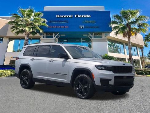 Certified 2024 Jeep Grand Cherokee L Altitude AWD/4WD image 2