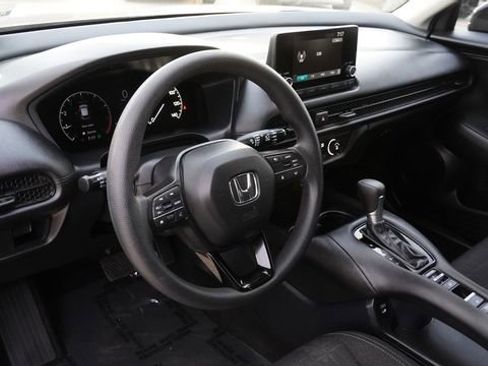 Used 2024 Honda HR-V LX image 19