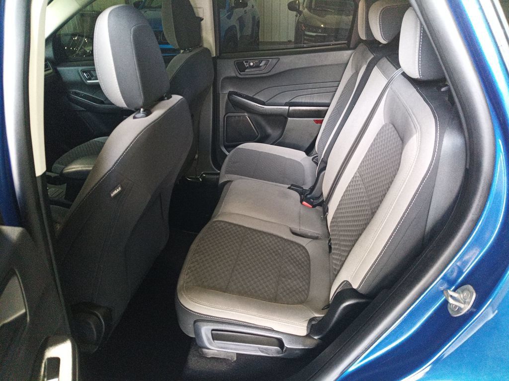 Used 2022 Ford Escape SE AWD/4WD image 16