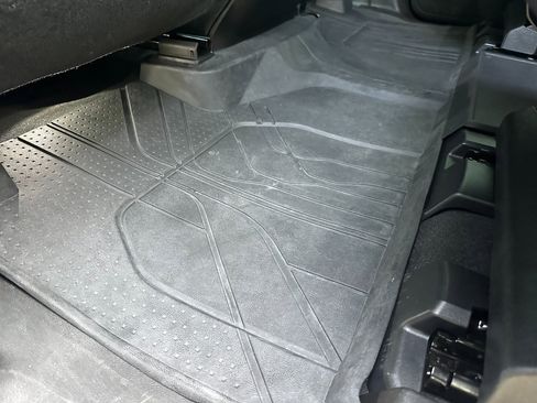 Used 2021 Chevrolet Tahoe LT image 17