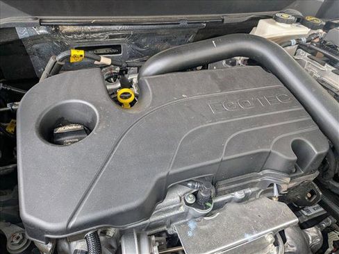 Used 2024 GMC Terrain SLE image 22