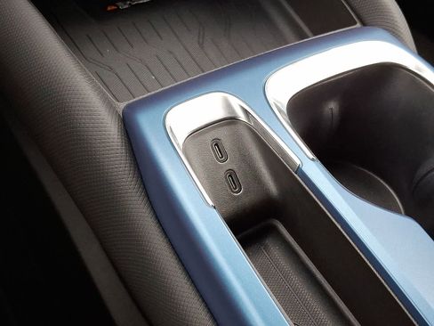 New 2025 Chevrolet Equinox EV LT image 17