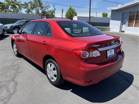 Used 2011 Toyota Corolla LE FWD image 3