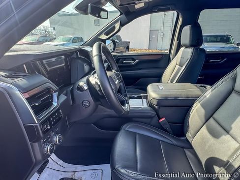 Used 2025 GMC Yukon Denali image 9