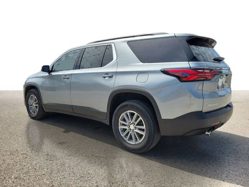 Used 2023 Chevrolet Traverse LT FWD image 3