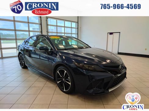 Used 2018 Toyota Camry XSE FWD image 1