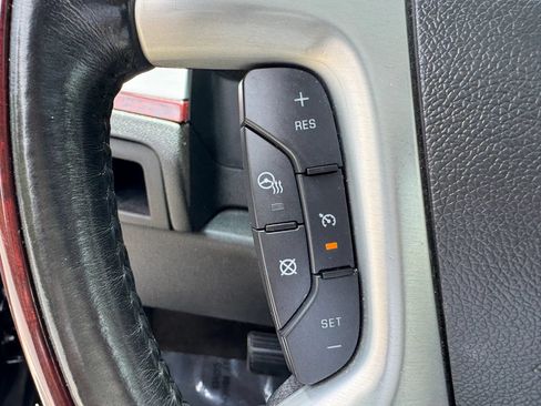 Used 2013 Cadillac Escalade Luxury AWD/4WD image 19