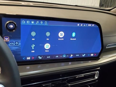 New 2026 Chevrolet Traverse LT w/ Sun and Wheel Package image 25