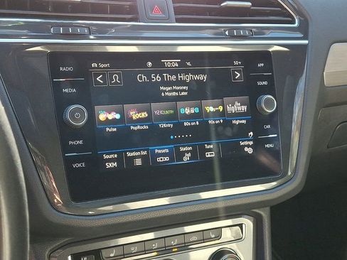 Used 2021 Volkswagen Tiguan SE R-Line image 23