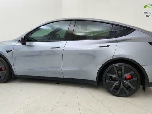 Used 2026 Tesla Model Y Performance AWD/4WD image 4
