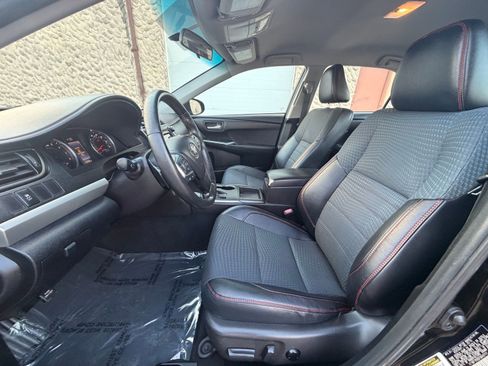 Used 2015 Toyota Camry SE image 18