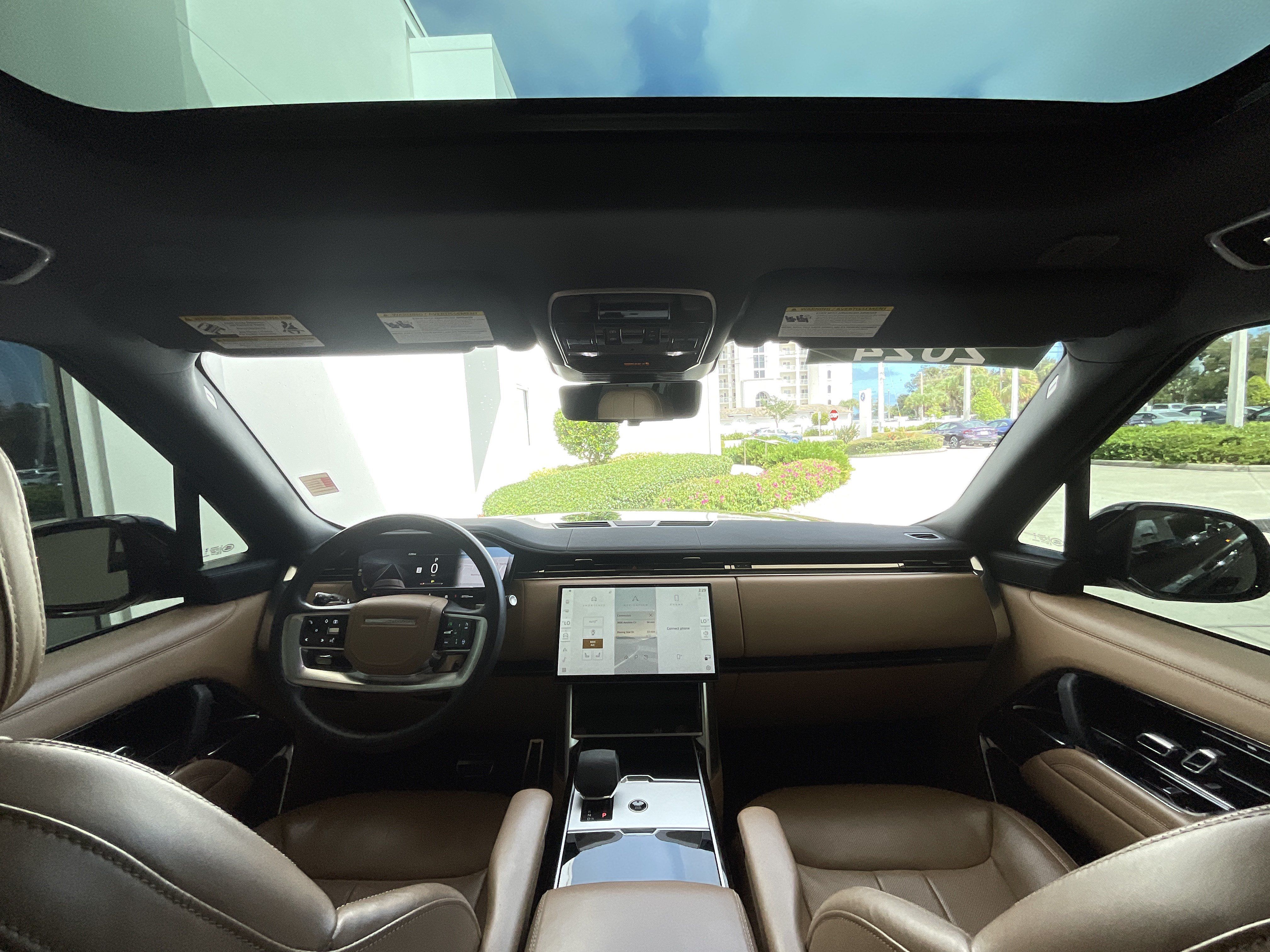 Used 2024 Land Rover Range Rover SE AWD/4WD image 12