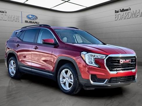 Used 2022 GMC Terrain SLE w/ Driver Convenience Package image 1