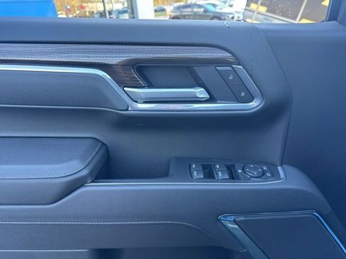 Used 2025 Chevrolet Silverado 1500 LT Trail Boss w/ Protection Package AWD/4WD image 10