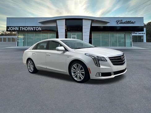 Used 2018 Cadillac XTS Luxury w/ Driver Awareness Package FWD image 3